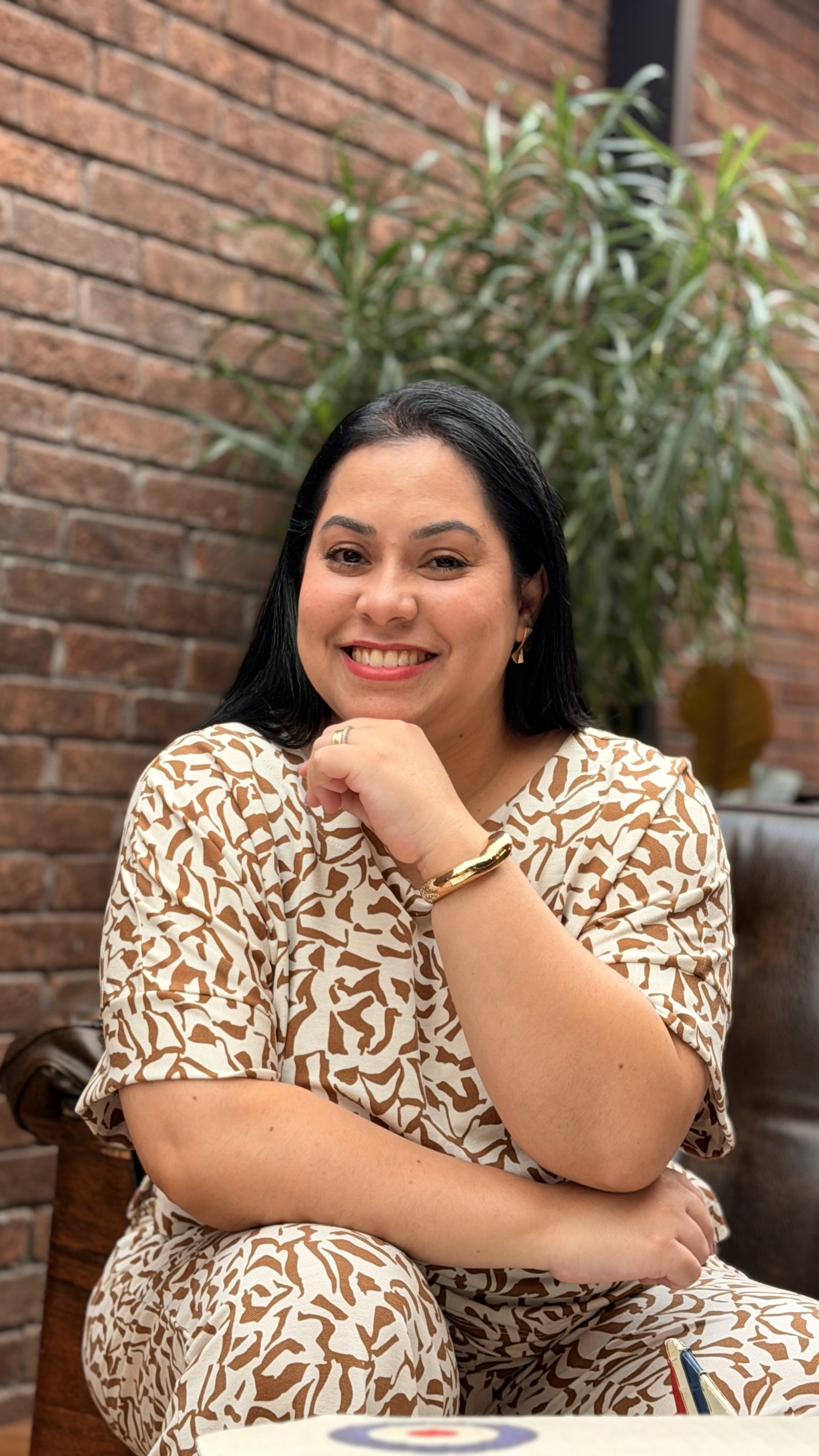 Nayara Karen, especialista em epilação feminina